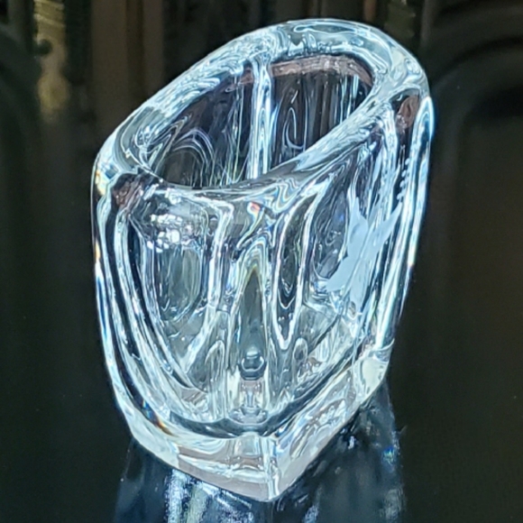 5 1/2" Tall Crystal Butterfly 🦋 Vase - Picture 5 of 13